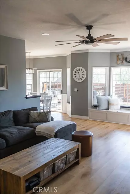 Saugus, CA 91390,28724 Magnolia WAY