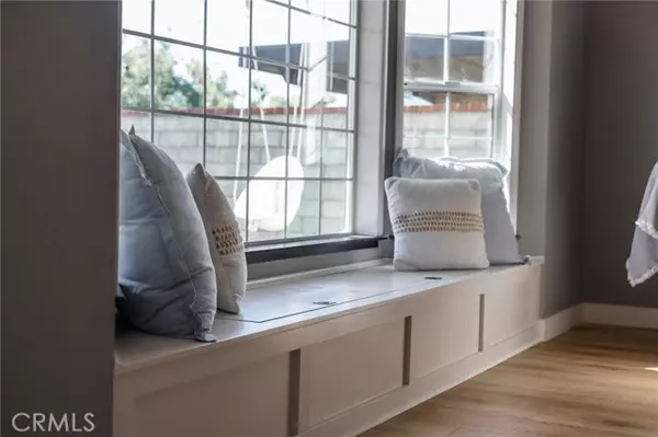 Saugus, CA 91390,28724 Magnolia WAY