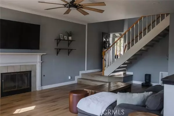 Saugus, CA 91390,28724 Magnolia WAY