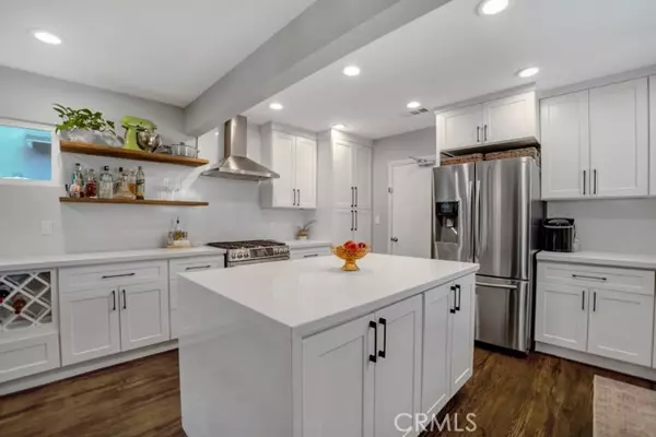 Woodland Hills, CA 91364,22041 San Miguel