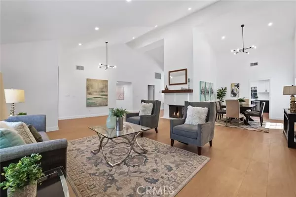 Woodland Hills, CA 91364,4424 Deanwood DR