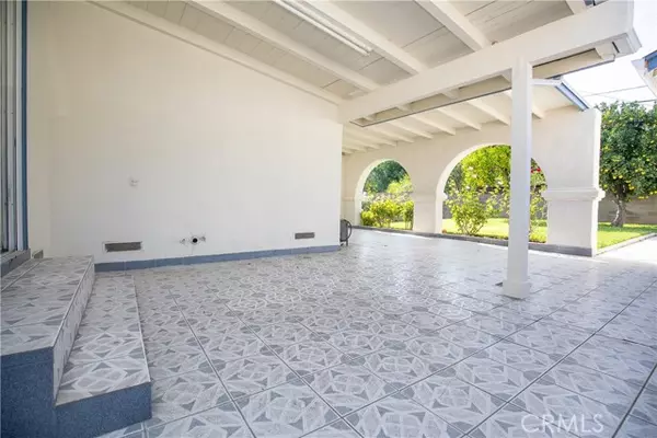 North Hollywood, CA 91606,6105 Willowcrest