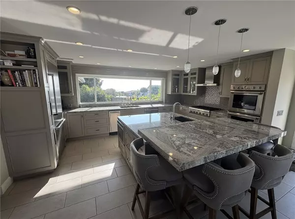 Corona Del Mar, CA 92625,3800 Topside LN