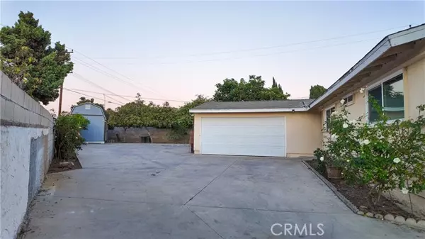 Santa Ana, CA 92703,405 S Clara