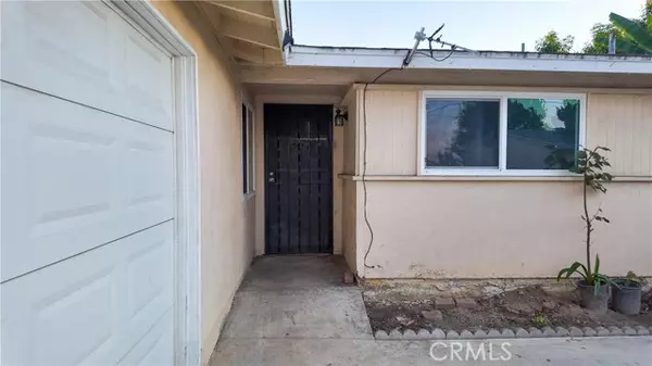 Santa Ana, CA 92703,405 S Clara