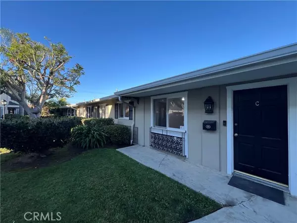 1741 Tustin 10C, Costa Mesa, CA 92627