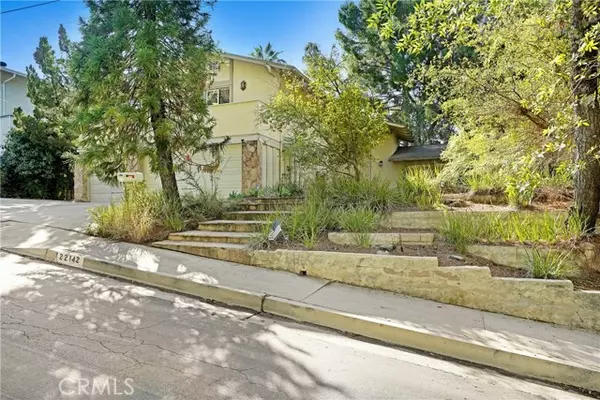 Chatsworth, CA 91311,22142 Itasca