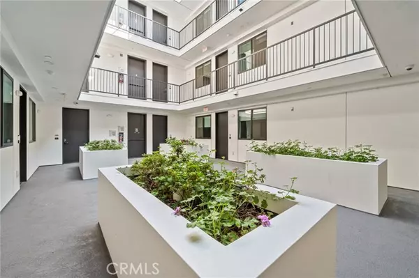 Van Nuys, CA 91405,7510 Sepulveda BLD 102