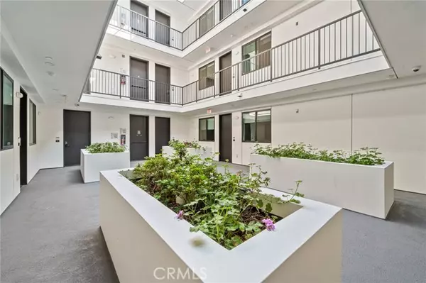 Van Nuys, CA 91405,7510 Sepulveda BLD 102