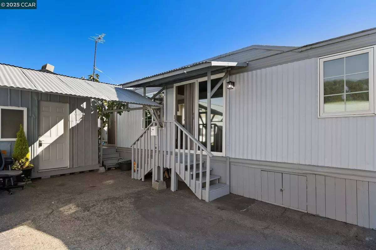 San Pablo, CA 94806,2425 Church Lane # 43