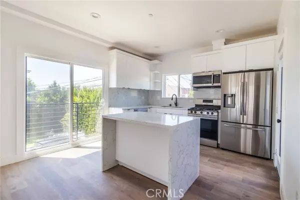 Los Angeles, CA 90019,4507 W 18th St DR 1