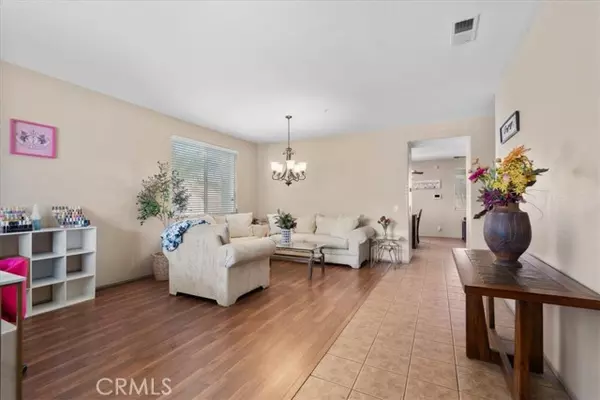 Fontana, CA 92336,5876 Half Dome DR