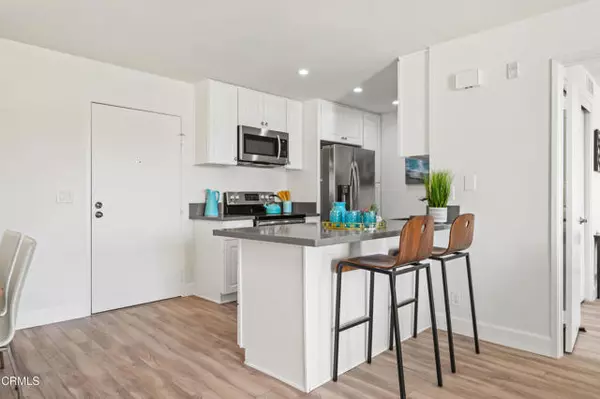 Los Angeles, CA 90042,4239 Via Arbolada 104