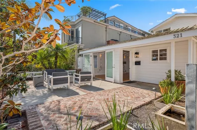 Corona Del Mar, CA 92625,321 Poinsettia AVE