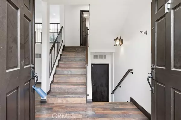 Calabasas, CA 91302,26128 Alizia CYN