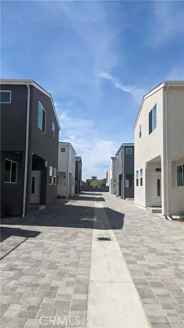 North Hills, CA 91343,15115 Logos CT