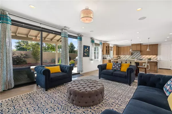 Irvine, CA 92618,109 Sabiosa