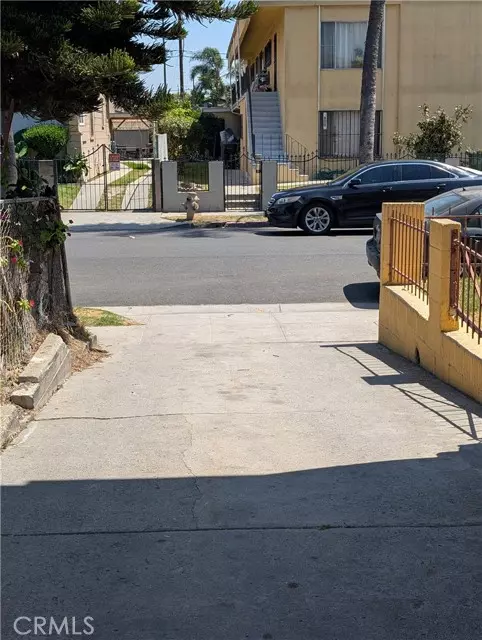 Los Angeles, CA 90003,203 W 77TH ST ST