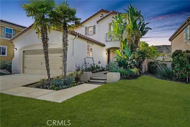 19920 Holly Dr, Saugus, CA 91350