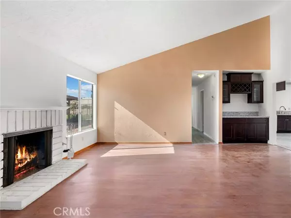 Helendale, CA 92342,27546 Silver LKS