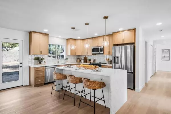 Escondido, CA 92029,2308 Bernardo AVE