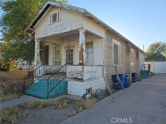 Needles, CA 92363,618 Palm WAY