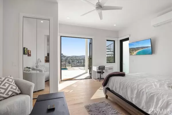 Laguna Beach, CA 92651,1515 Tahiti AVE B