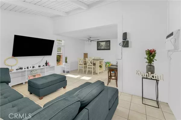 1000 W Macarthur 58, Santa Ana, CA 92707