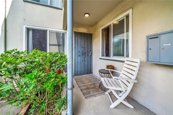 Los Angeles, CA 90016,5741 Clemson