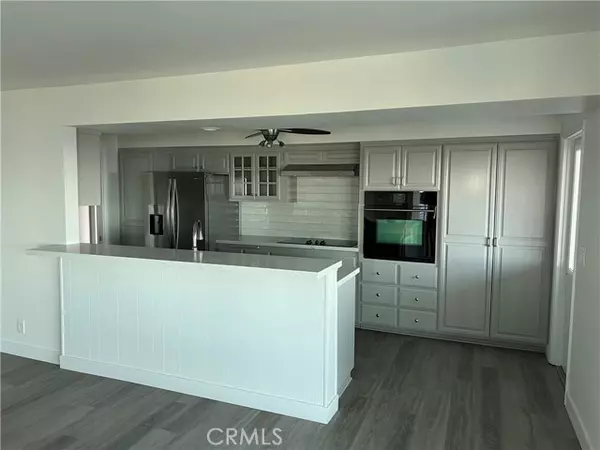 Laguna Beach, CA 92651,2805 Chillon