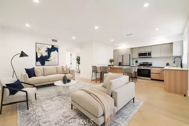 Van Nuys, CA 91405,7510 Sepulveda BLD 204