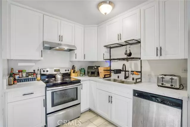 Van Nuys, CA 91405,7300 Lennox AVE J5