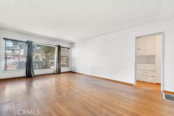 Canoga Park, CA 91304,7725 Owensmouth