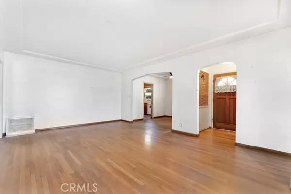 Canoga Park, CA 91304,7725 Owensmouth