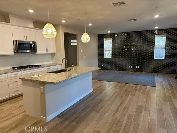 Palm Desert, CA 92211,76240 Oxford