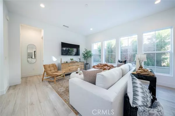 Porter Ranch, CA 91326,20811 W Bur Oak CIR