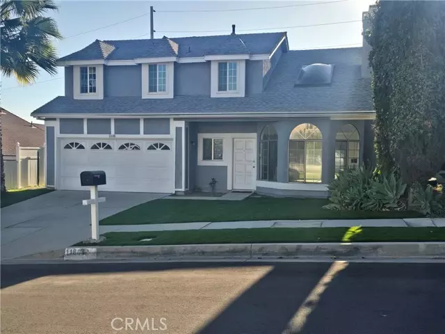 Sylmar, CA 91342,11608 Luanda