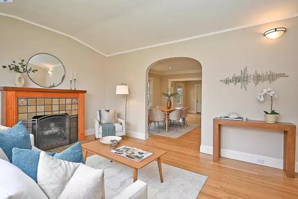 Oakland, CA 94605,3044 58Th Ave