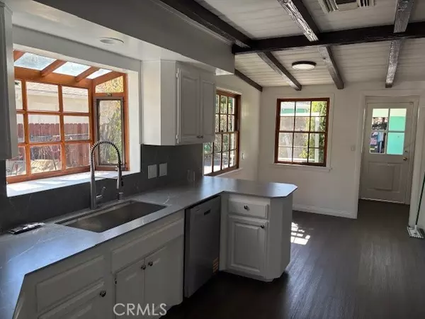 Woodland Hills, CA 91367,22354 Burbank BLD