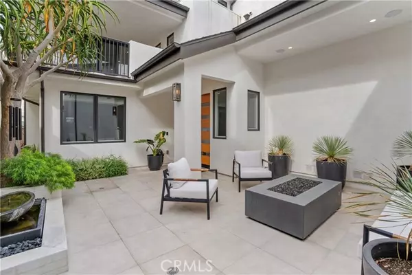 Corona Del Mar, CA 92625,319 1/2 Jasmine