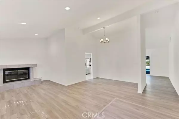 Chatsworth, CA 91311,22055 Ballinger ST