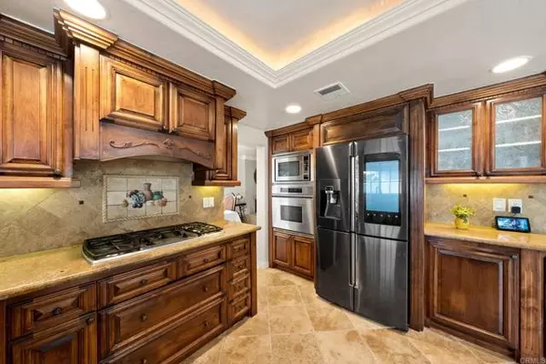 Bonita, CA 91902,308 Maverick PL