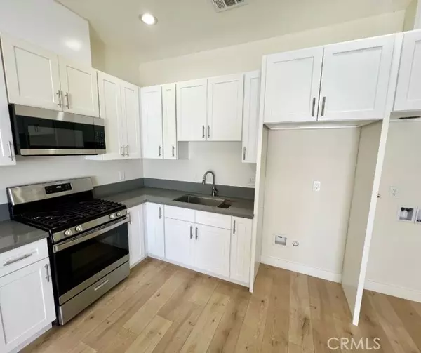 Sun Valley, CA 91352,10888 Dora