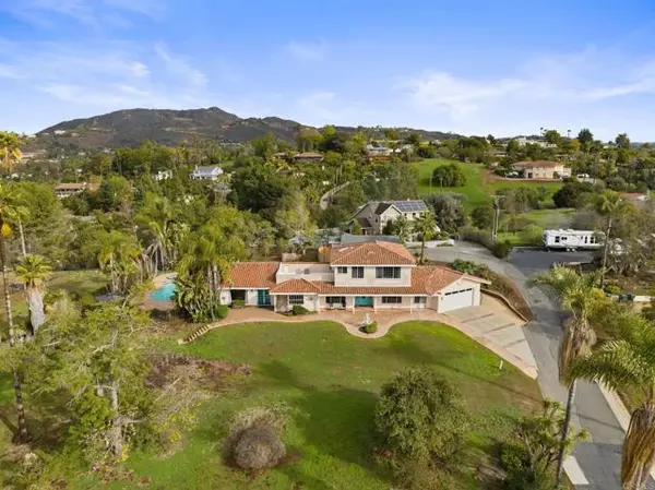 330 Skyline DR, Vista, CA 92084