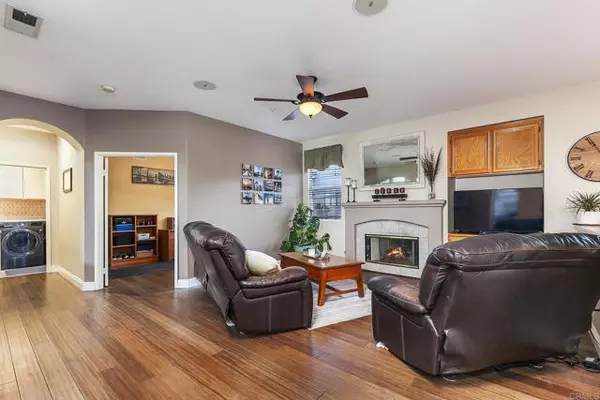 Santee, CA 92071,10290 LARIAT DR