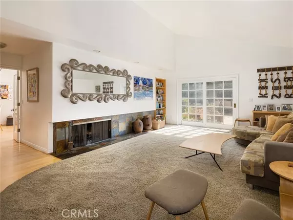 Manhattan Beach, CA 90266,1206 6th ST