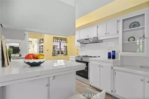 900 Cherry Hills DR, Bakersfield, CA 93309