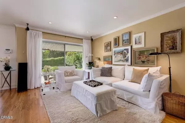 Los Angeles, CA 90210,807 N Doheny DR