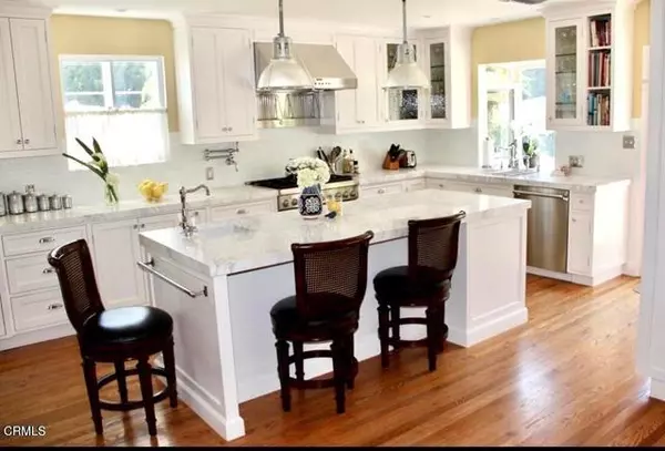 807 N Doheny DR, Los Angeles, CA 90210