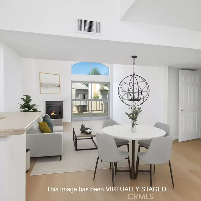 Woodland Hills, CA 91367,5565 Canoga 301